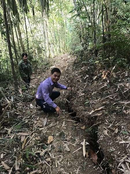 Cẩm Thủy (Thanh Hóa): Cần làm rõ nguyên nhân vết nứt, sụt lún đất đồi kéo dài hàng trăm mét ảnh 1