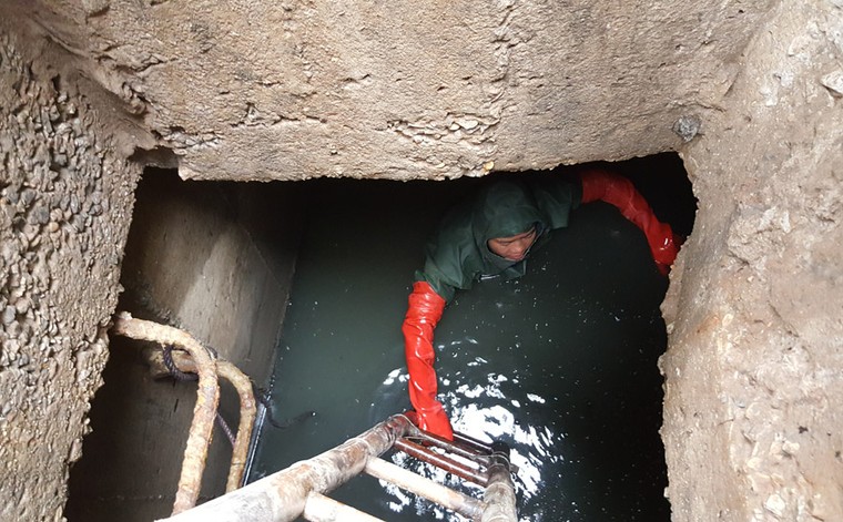 Tiếng hét thất thanh dưới lòng cống khiến nam công nhân ám ảnh ảnh 1