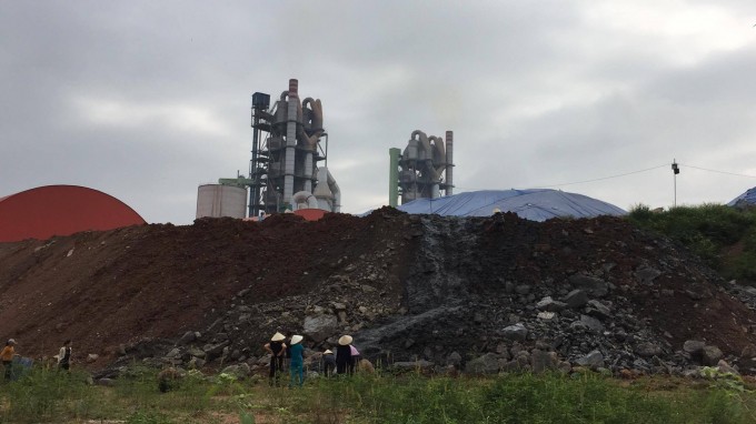 Dân kêu trời vì bị “hành hạ” khi sống cạnh nhà máy xi măng Sông Lam ảnh 1