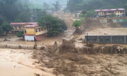 Chính phủ chỉ đạo: Cần di dời 36.000 hộ dân vùng có nguy cơ sạt lở ảnh 2