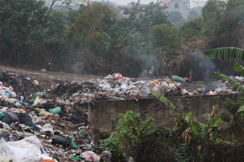 Hà Nội: Người dân khổ sở sống chung với rác ảnh 1