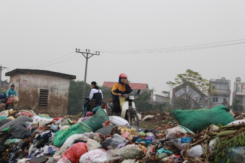 Hà Nội: Người dân khổ sở sống chung với rác ảnh 6