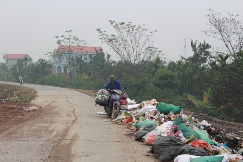 Hà Nội: Người dân khổ sở sống chung với rác ảnh 8