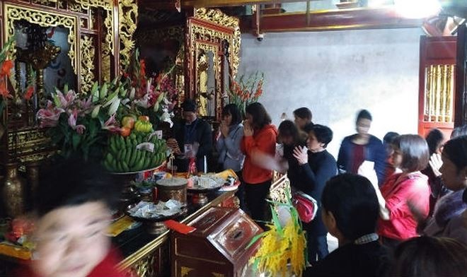 Hơn 1 vạn người thành kính dâng hương hướng về đất Tổ nhân dịp đầu xuân mới ​ ảnh 1