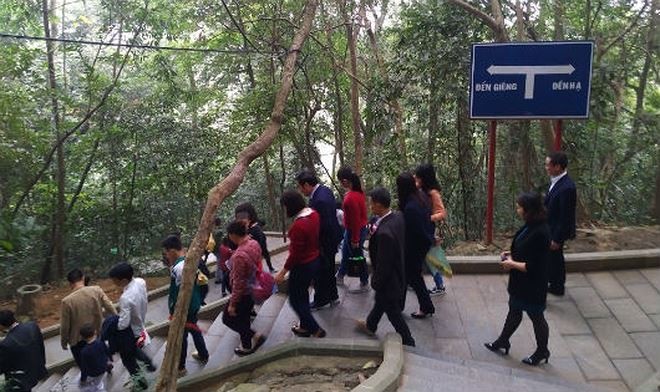 Hơn 1 vạn người thành kính dâng hương hướng về đất Tổ nhân dịp đầu xuân mới ​ ảnh 6