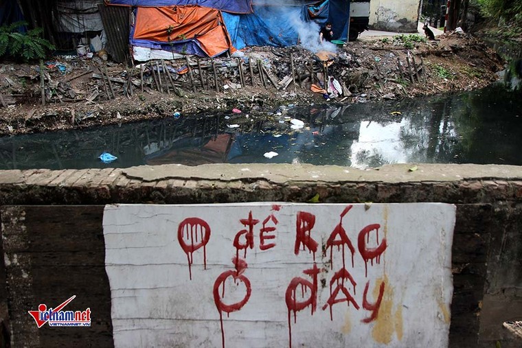 Hà Nội: Nghẹt thở sống cạnh khúc sông đặc quánh nước thải ảnh 9