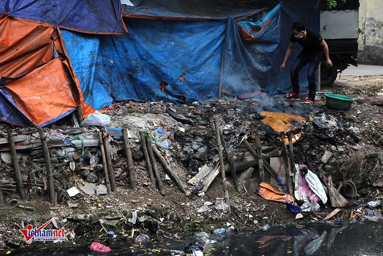 Hà Nội: Nghẹt thở sống cạnh khúc sông đặc quánh nước thải ảnh 10