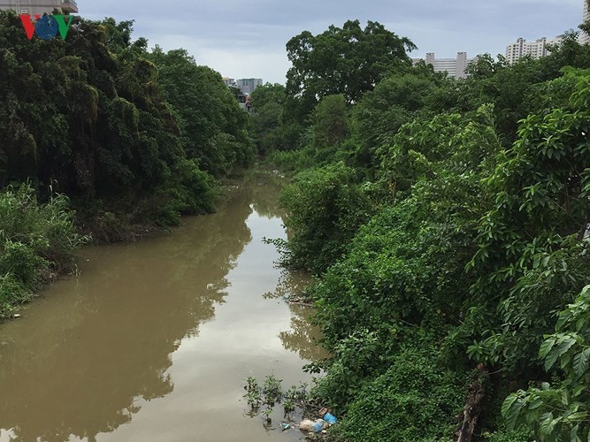 Môi trường sống ô nhiễm nặng, Hà Nội có nguy cơ bùng phát dịch bệnh ảnh 1