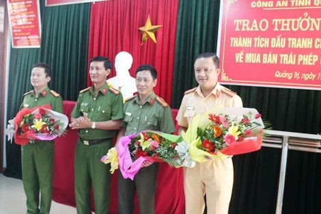 'Hot girl' đang 'nợ' án vẫn buôn bán 4.000 viên ma túy tổng hợp ảnh 1