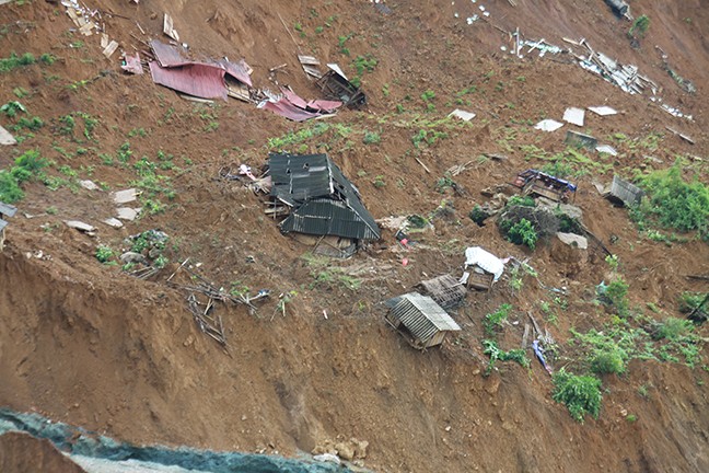 Cận cảnh bản Sáng Tùng bị xóa sổ hoàn toàn do lở đất ảnh 2