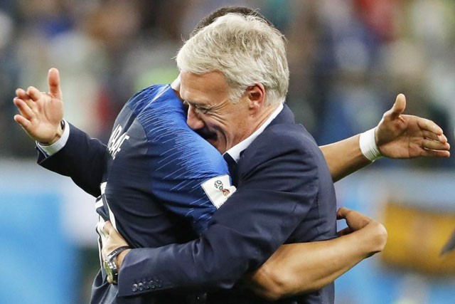 HLV Deschamps làm nên lịch sử, Mbappe xứng danh tiểu Pele ảnh 1