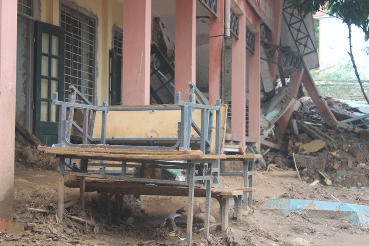 Ngôi trường bị lũ xoá sổ trước ngày khai giảng tại Thanh Hoá ảnh 4