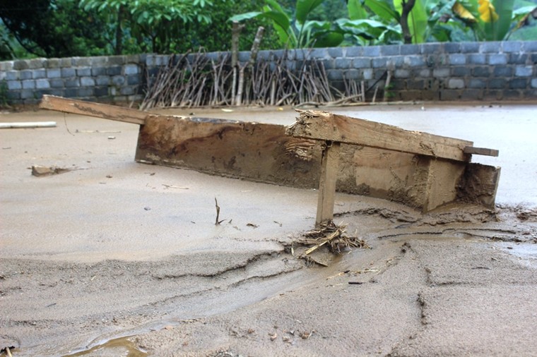 Ngôi trường bị lũ xoá sổ trước ngày khai giảng tại Thanh Hoá ảnh 5