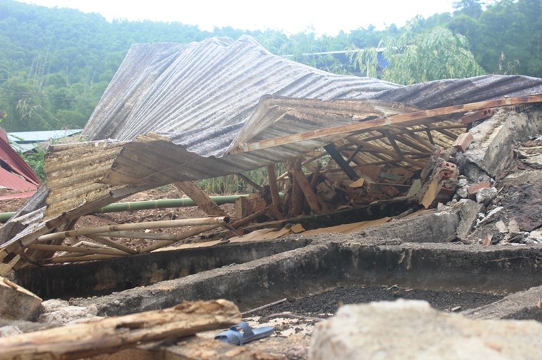 Ngôi trường bị lũ xoá sổ trước ngày khai giảng tại Thanh Hoá ảnh 8