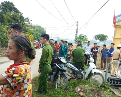 Điều tra nghi án người đàn ông giết mẹ, bế con nhỏ lên tầng 3 cố thủ ảnh 3