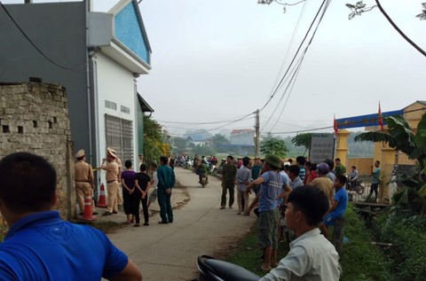 Điều tra nghi án người đàn ông giết mẹ, bế con nhỏ lên tầng 3 cố thủ ảnh 4