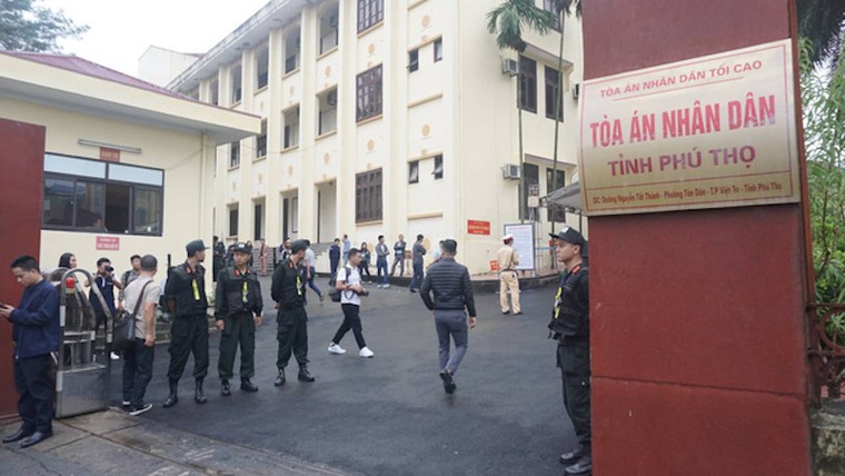 Hình ảnh xét xử cựu Trung tướng Phan Văn Vĩnh và vụ án 'đánh bạc nghìn tỷ' ảnh 2