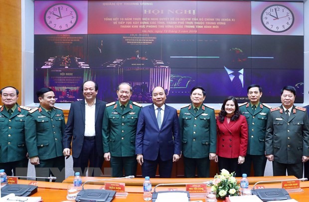 Thủ tướng: Xây dựng khu vực phòng thủ vững chắc trong tình hình mới ảnh 1