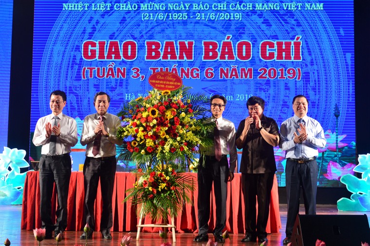 Nâng cao tính nhạy cảm, sắc bén của mỗi nhà báo ảnh 2