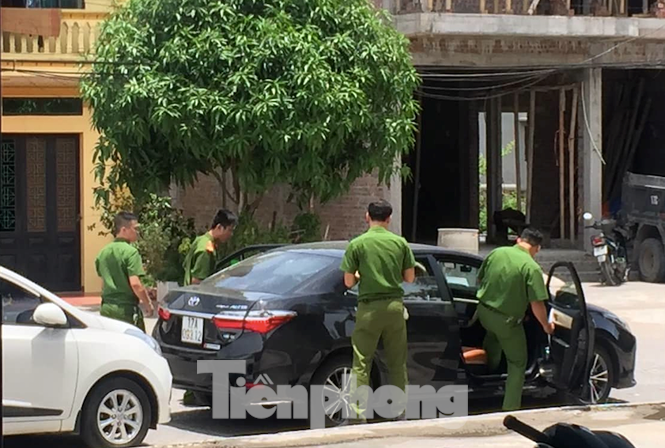 Tạm giữ hình sự người bố dùng thanh sắt đánh 2 con nguy kịch ảnh 1