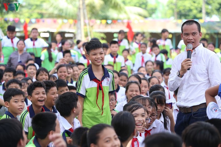 Dàn sao Hà Nội FC rạng rỡ trong ngày làm đại sứ Strong Vietnam ảnh 14