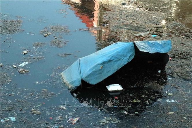 Ô nhiễm nghiêm trọng tại kênh hào thành cổ Vinh ảnh 2