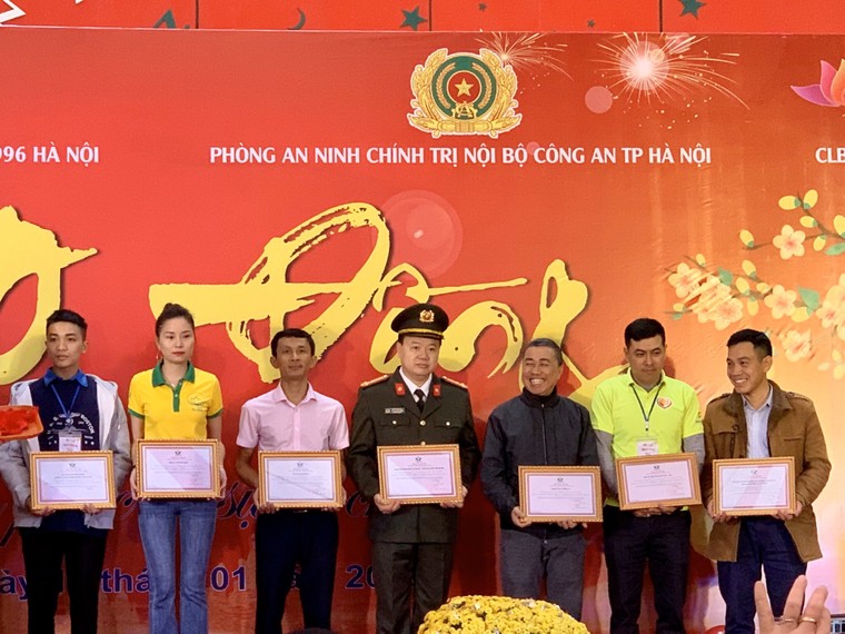 Mang Tết sớm đến với những bệnh nhân tại Bệnh viện Nhi Trung ương ảnh 3