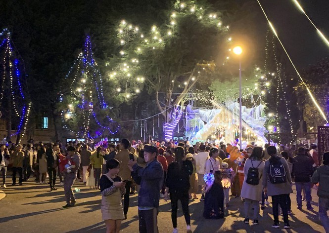 Nhà thờ trăm tuổi ở Đà Lạt ngưng đón khách tham quan ảnh 3