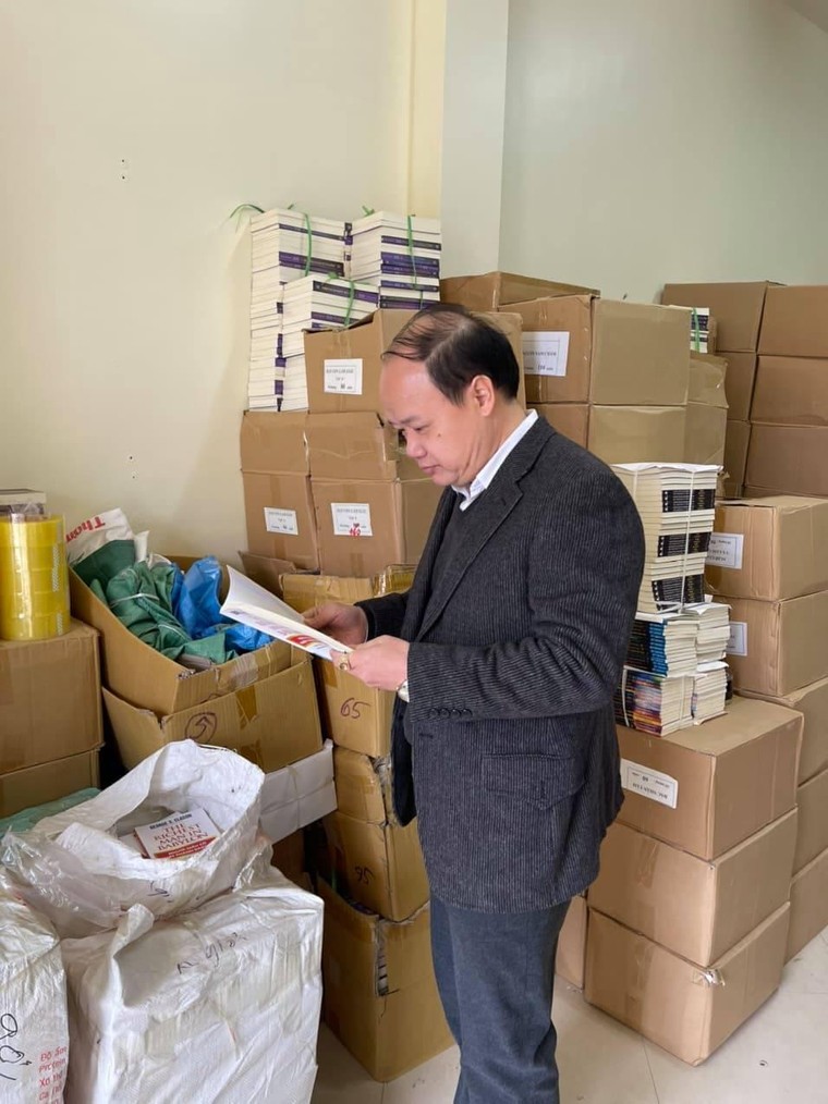 Triệt phá cơ sở tàng trữ hơn 40 nghìn cuốn sách lậu tại Hà Nội ảnh 6