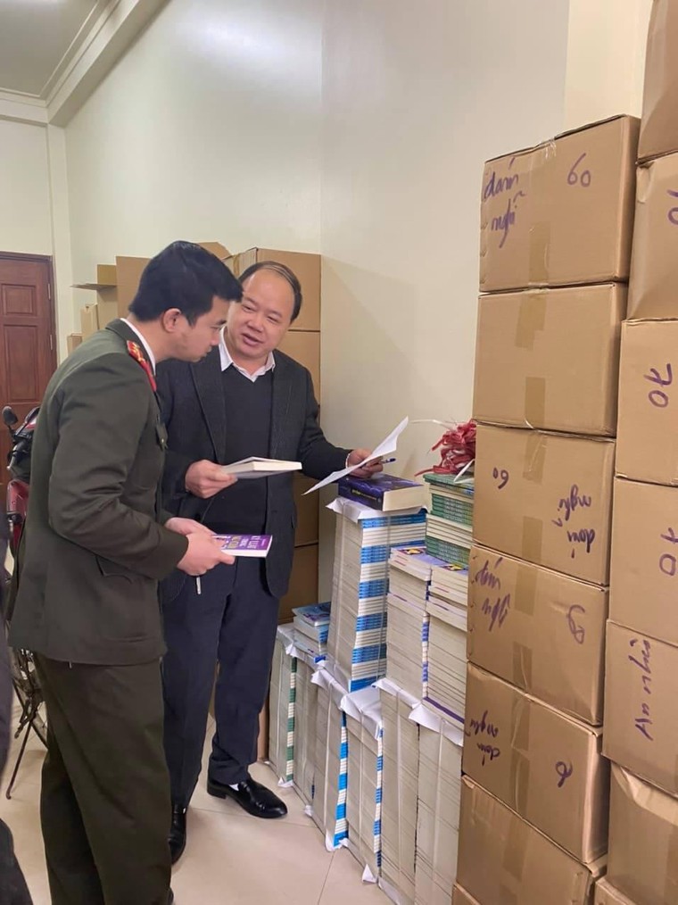 Triệt phá cơ sở tàng trữ hơn 40 nghìn cuốn sách lậu tại Hà Nội ảnh 5