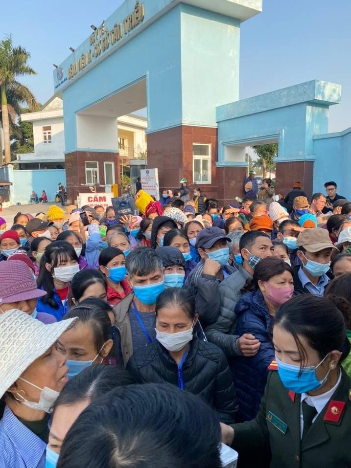 Ấm tình bữa cơm thiện nguyện tại Bệnh viện K Tân Triều ảnh 8