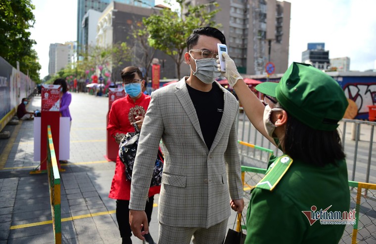 Đường hoa Nguyễn Huệ mở cửa thêm 1 ngày ảnh 1