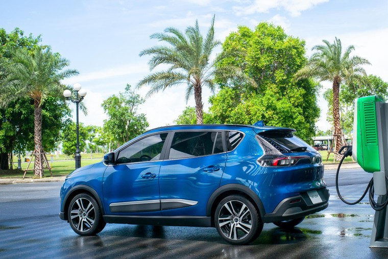 Suất đặt cọc ô tô điện VinFast VF e34 đang được 'săn lùng' ảnh 1