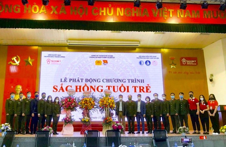 Phòng An ninh Chính trị nội bộ - CAHN phát động chương trình 'Sắc hồng tuổi trẻ' ảnh 1