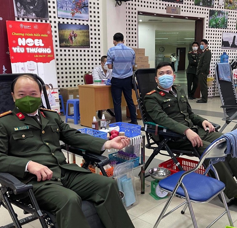 Phòng An ninh Chính trị nội bộ - CAHN phát động chương trình 'Sắc hồng tuổi trẻ' ảnh 2