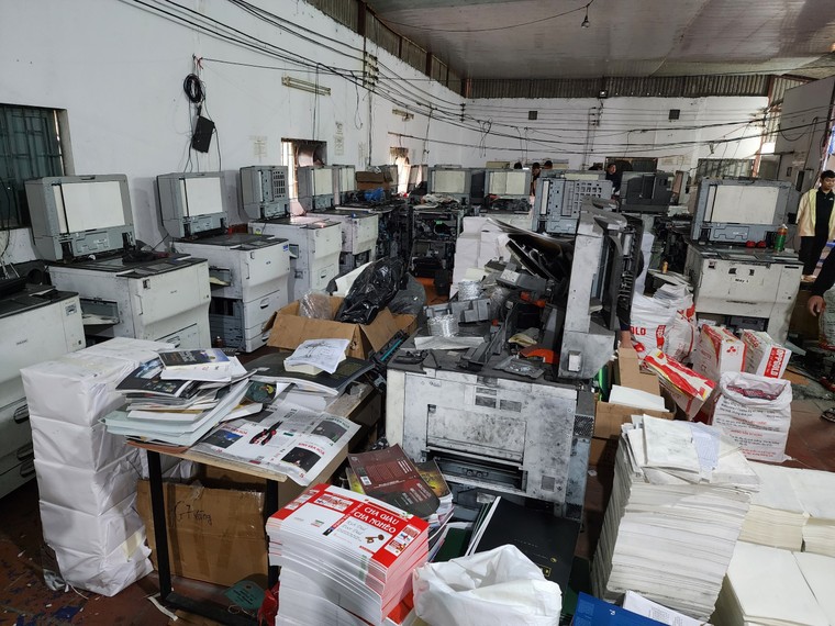 Hành trình triệt phá đường dây sách ‘lậu’ rất lớn tại Hà Nội ảnh 1