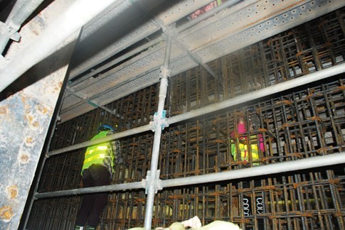 Cận cảnh Metro đầu tiên dưới lòng đất... Sài Gòn ảnh 27