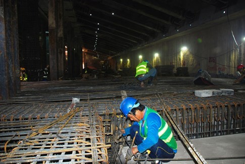 Cận cảnh Metro đầu tiên dưới lòng đất... Sài Gòn ảnh 16