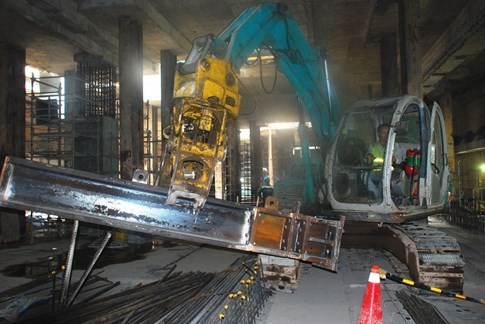 Cận cảnh Metro đầu tiên dưới lòng đất... Sài Gòn ảnh 7