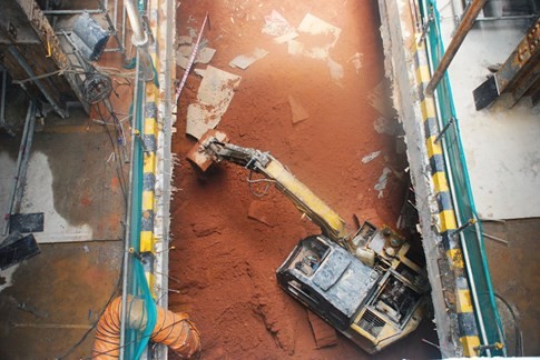 Cận cảnh Metro đầu tiên dưới lòng đất... Sài Gòn ảnh 8