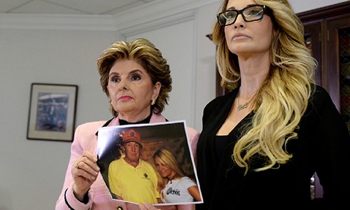 Diễn viên tố Trump quấy rối mở cửa hàng đồ chơi tình dục ảnh 1