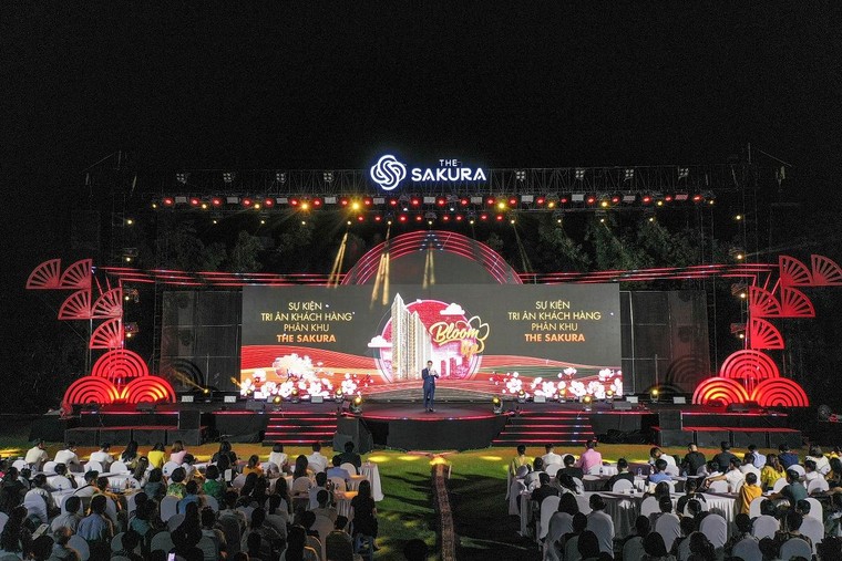 “Cơn mưa quà tặng” tại sự kiện tri ân khách mua căn hộ The Sakura ảnh 2