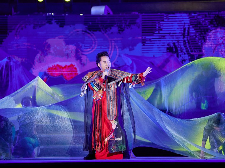 Trải nghiệm không gian văn hóa đặc sắc trong đêm nghệ thuật “Hòa Bình – Thanh âm xứ Mường” ảnh 3