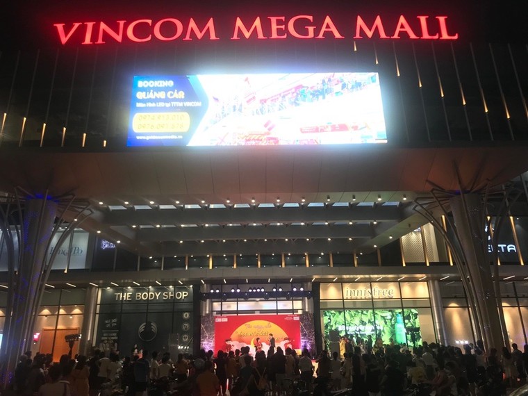 Du khách đổ xô tới TTTM Vincom vui chơi, mua sắm, check-in sang xịn dịp nghỉ lễ 2/9 ảnh 7