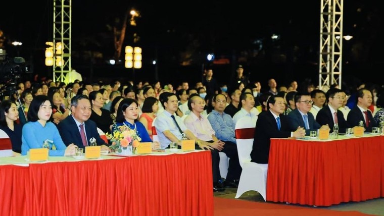 Trao Giải báo chí về phát triển văn hóa và xây dựng người Hà Nội thanh lịch, văn minh lần thứ V ảnh 1