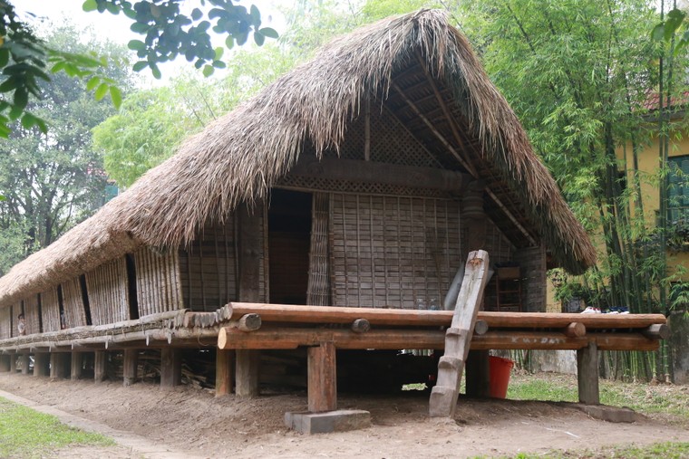 Bảo tồn và gìn giữ giá trị văn hóa độc đáo của ngôi nhà dài Êđê ảnh 2
