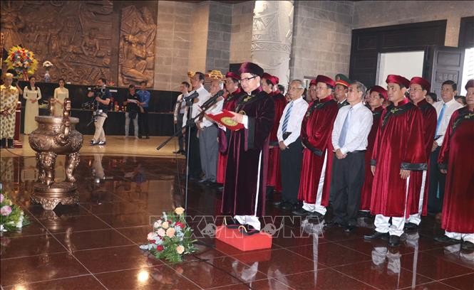 Thành kính dâng hương tưởng nhớ các Vua Hùng trong cả nước ảnh 2