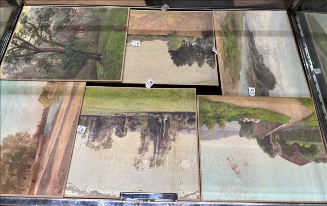 Pháp: Đấu giá 19 bức tranh của vua Hàm Nghi ảnh 2