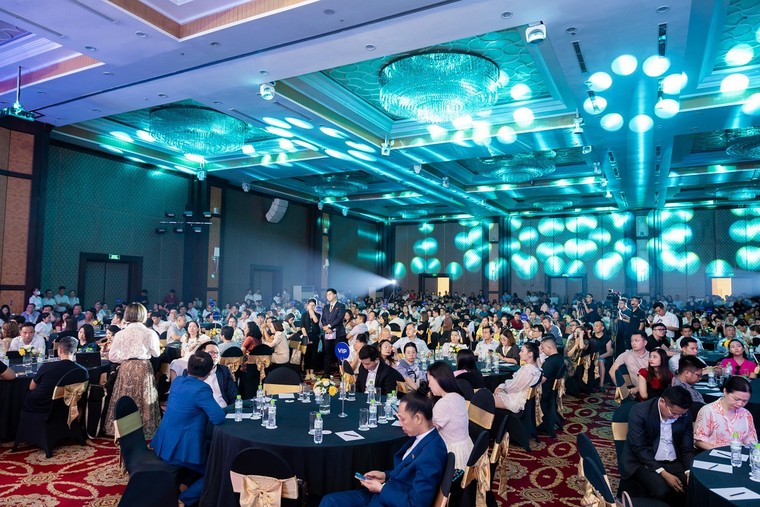 Vinhomes ồ ạt tuyển quân, chỉ dấu thị trường bật sáng trở lại ảnh 1