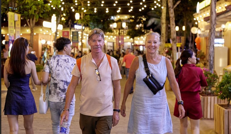 Thắp sáng kinh tế đêm, viên ngọc Phú Quốc đang dần tỏa sáng ảnh 1